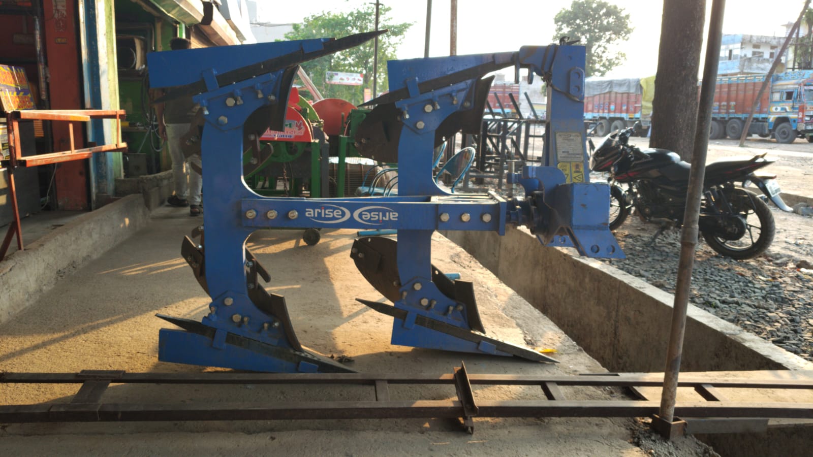 Hydraulic Reversible Plough